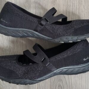 Skechers Relaxed Fit Memory Foam Slip On